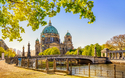 Berliner Dom im Sommer