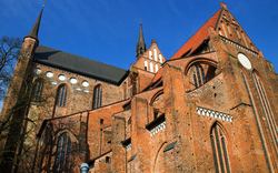 Georgenkirche in Wismar an der Ostseeküste in Mecklenburg-Vorpommern, Deutschland im Winter.